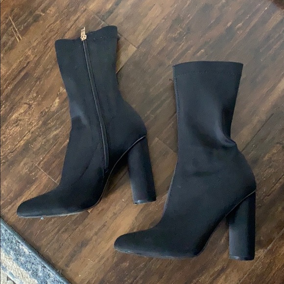 Lola Shoetique Shoes - Black booties!